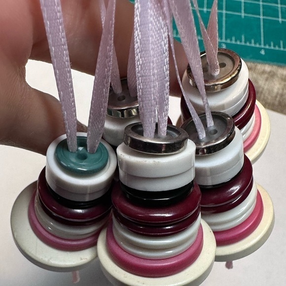 Button tree ornaments Christmas tree handmade up cycle - Picture 4 of 5